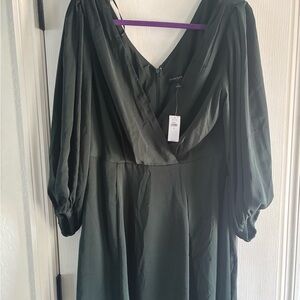 Banana Republic Green V-Neck Puff Sleeve Midi Dress